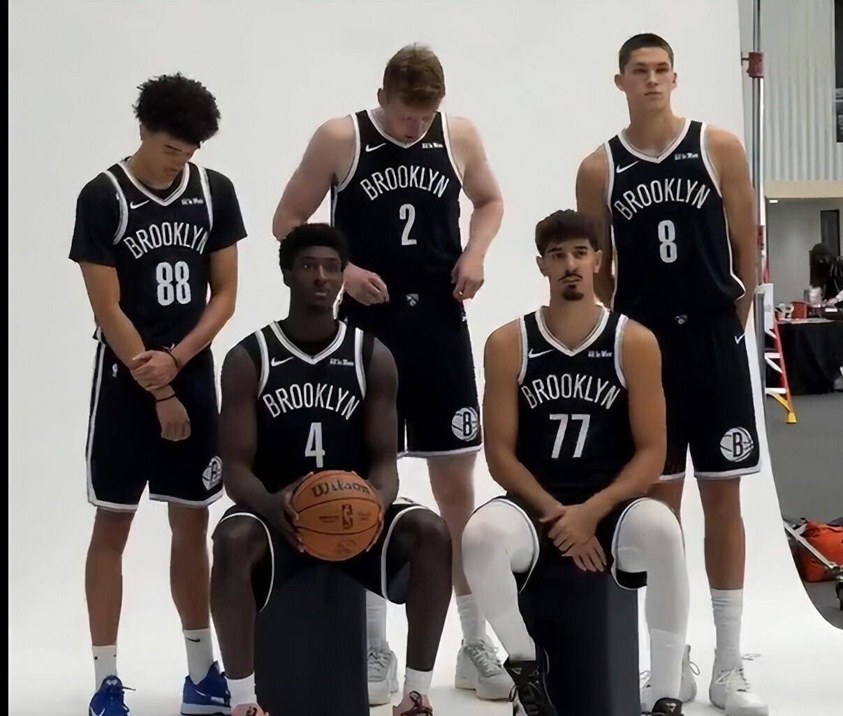 包含赛地聚焦:NBA常规赛赛前热度飙升,门兴格拉德巴赫手感冰凉,气氛紧张,轮换策略成焦点的词条 包含赛地聚焦:NBA常规赛赛前热度飙升,门兴格拉德巴赫手感冰凉,气氛紧张,轮换策略成焦点的词条